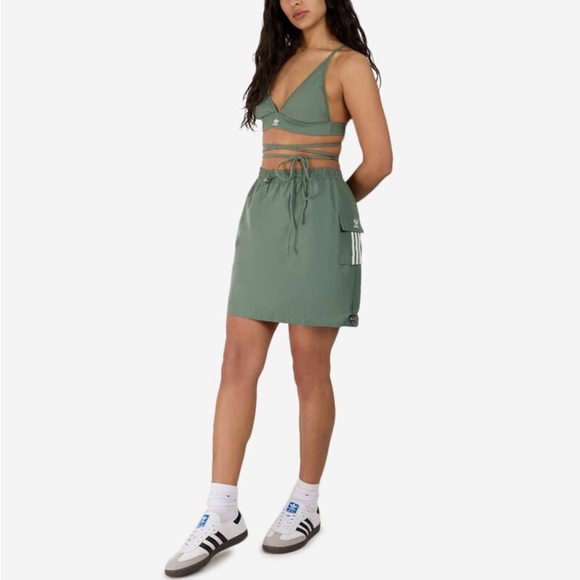 Adidas Bralette women’s size L - Picture 5 of 5